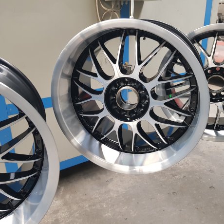 Recoditionarea jantelor cu DIAMOND CUT in diferite faze de reparatie