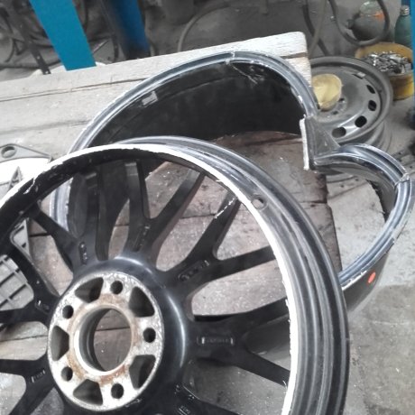 Janta rara, descentrata din butuc, deteriorata si reconditionata