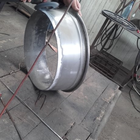 Janta rara, descentrata din butuc, deteriorata si reconditionata