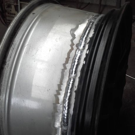 Janta rara, descentrata din butuc, deteriorata si reconditionata