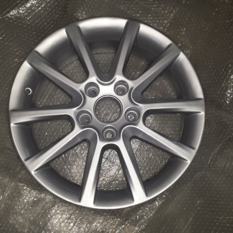 Janta descentrata si rupta  in diferite faze de reparatie